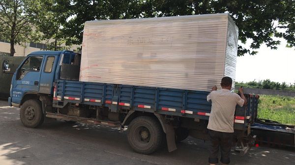 一臺170kw離合器柴油發電機組在2018年5月27日順利發往湖北恩施市