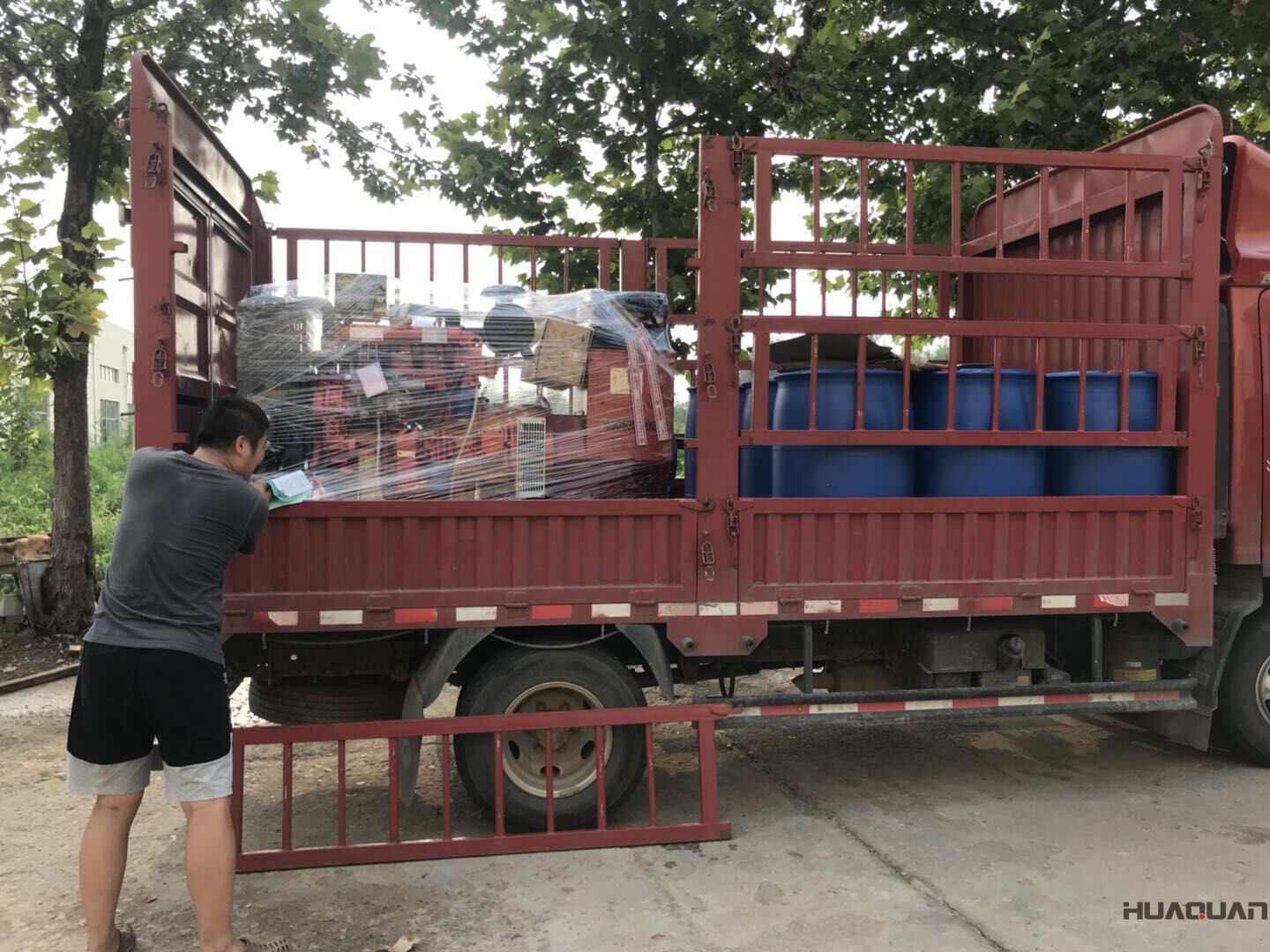 一臺75kw標(biāo)配柴油發(fā)電機組于8月5日成功發(fā)往山東