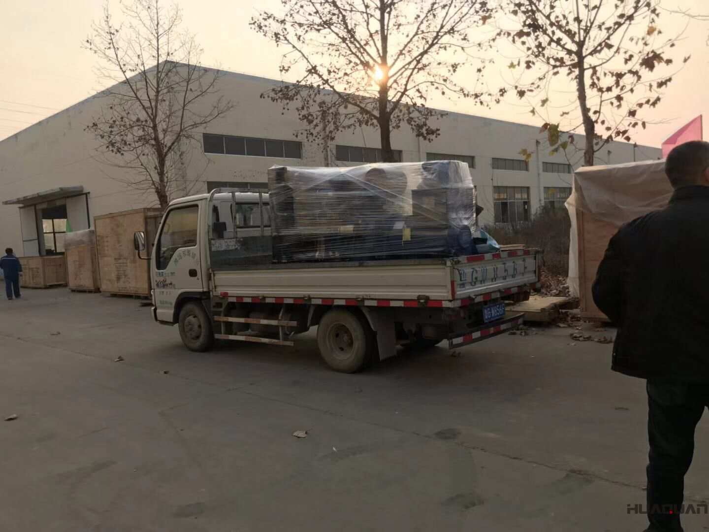 一臺150kw標配柴油發電機組于11月6日已經從華全動力順利發往陜西省
