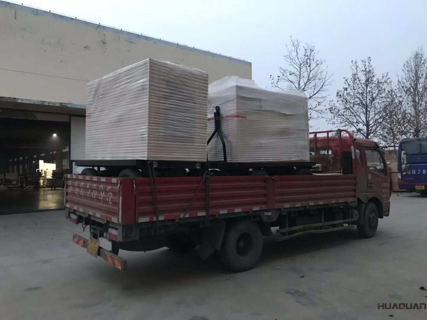 11月7日，山東馬先生從華全動力采購了兩臺10kw防雨棚柴油發(fā)電機(jī)組，現(xiàn)在已經(jīng)順利發(fā)往目的地