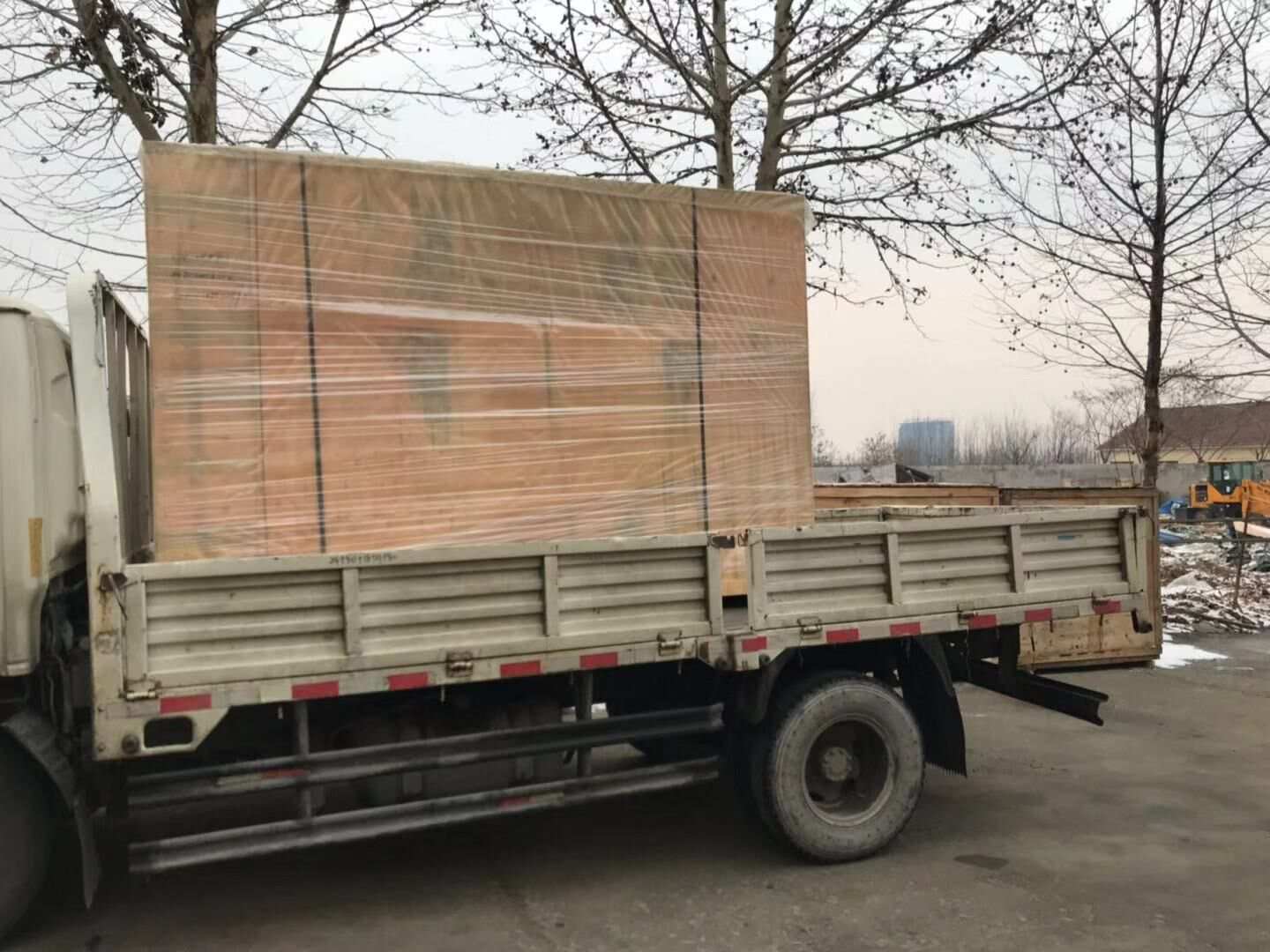 12月12日，山東省汪先生從華全動力采購的120kw靜音式防雨棚柴油發(fā)電機組順利發(fā)往目的地