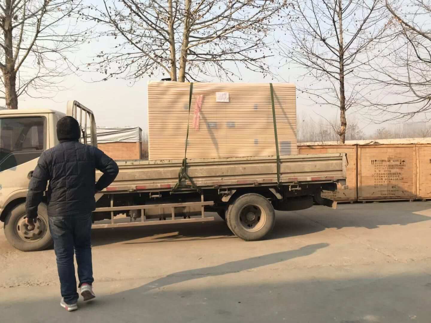 華全動力一臺30kw靜音箱柴油發電機組于1月15日成功發往山東省