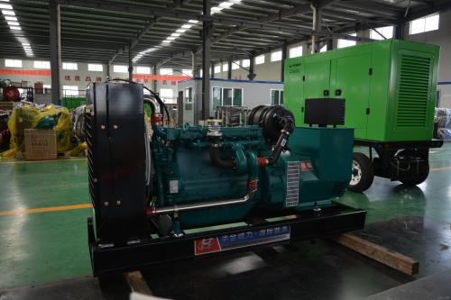 海南黃先生從華全動(dòng)力訂購的標(biāo)配柴油發(fā)電機(jī)組于3月23日發(fā)出